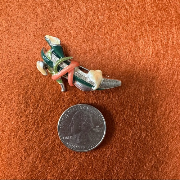 Kenneth Jay Lane Green and Silver Art Nouveau Brooch - Picture 2 of 3